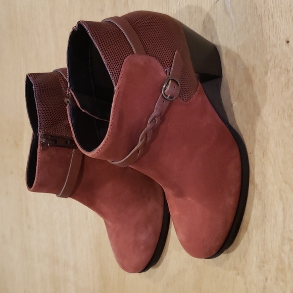 DIBA Orange Booties Nwot - Picture 4 of 9